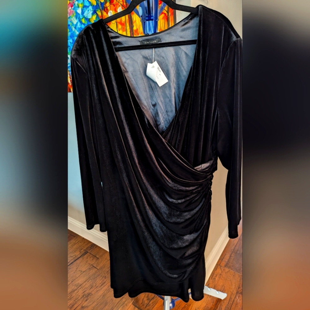 Alex Marie Velvet slimming waist